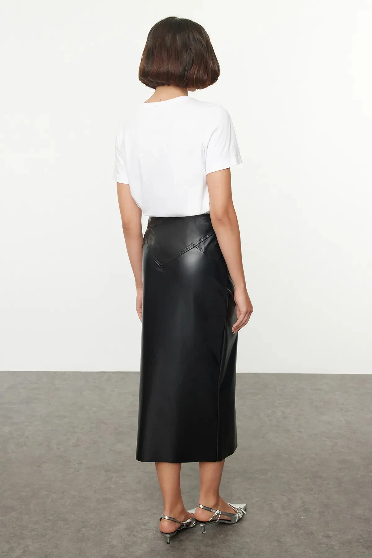 Black Zipper Detailed Midi Faux Leather Skirt