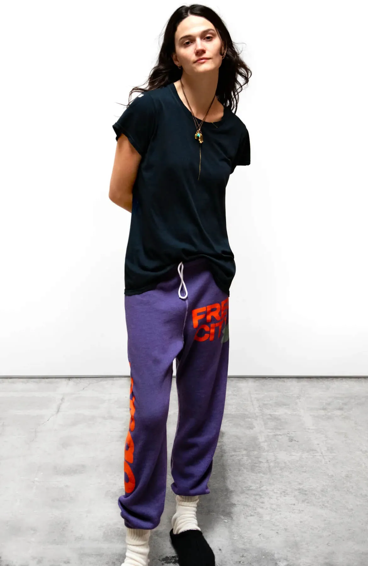 Freecity Circa'99 Oldschool Fluff Sweatpants - Purple floor