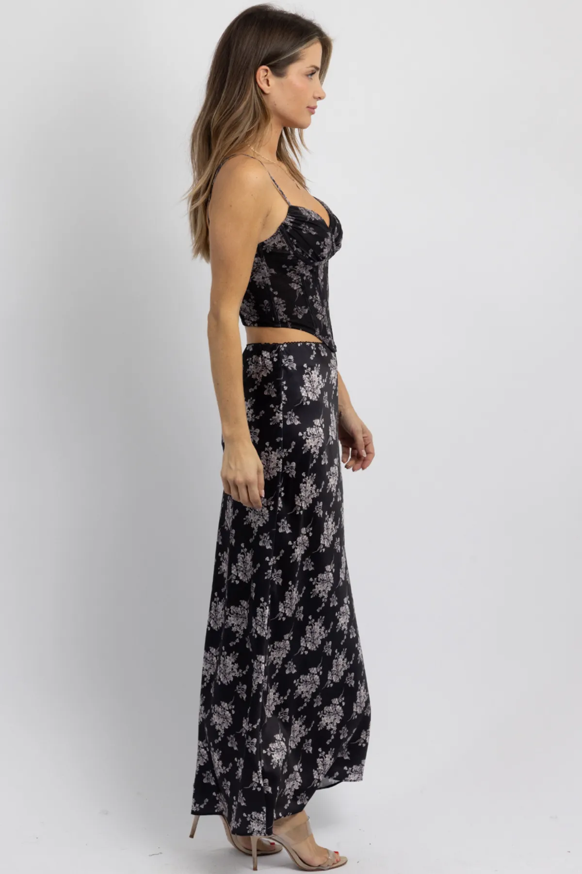 GWYNETH BLACK FLORAL SKIRT