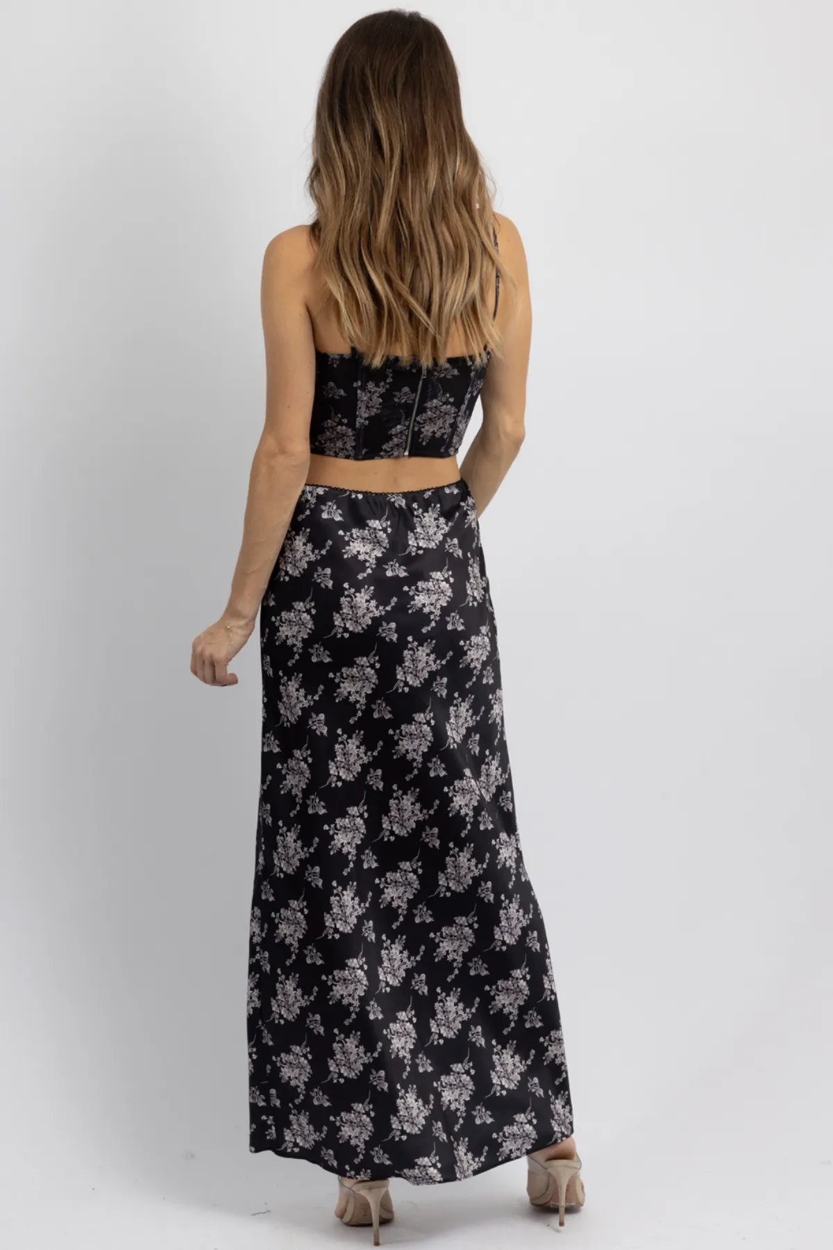 GWYNETH BLACK FLORAL SKIRT