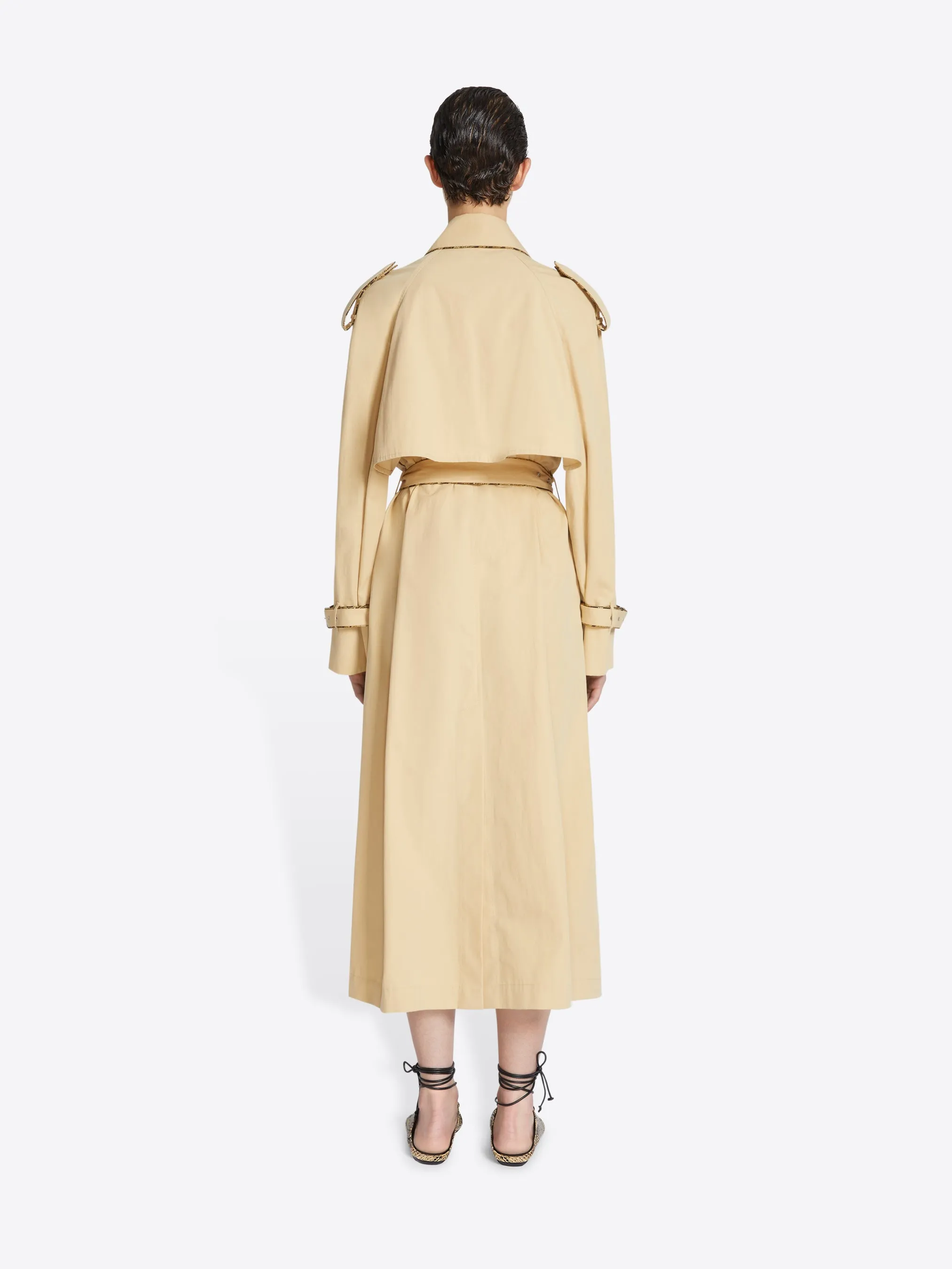 Trench coat with piping