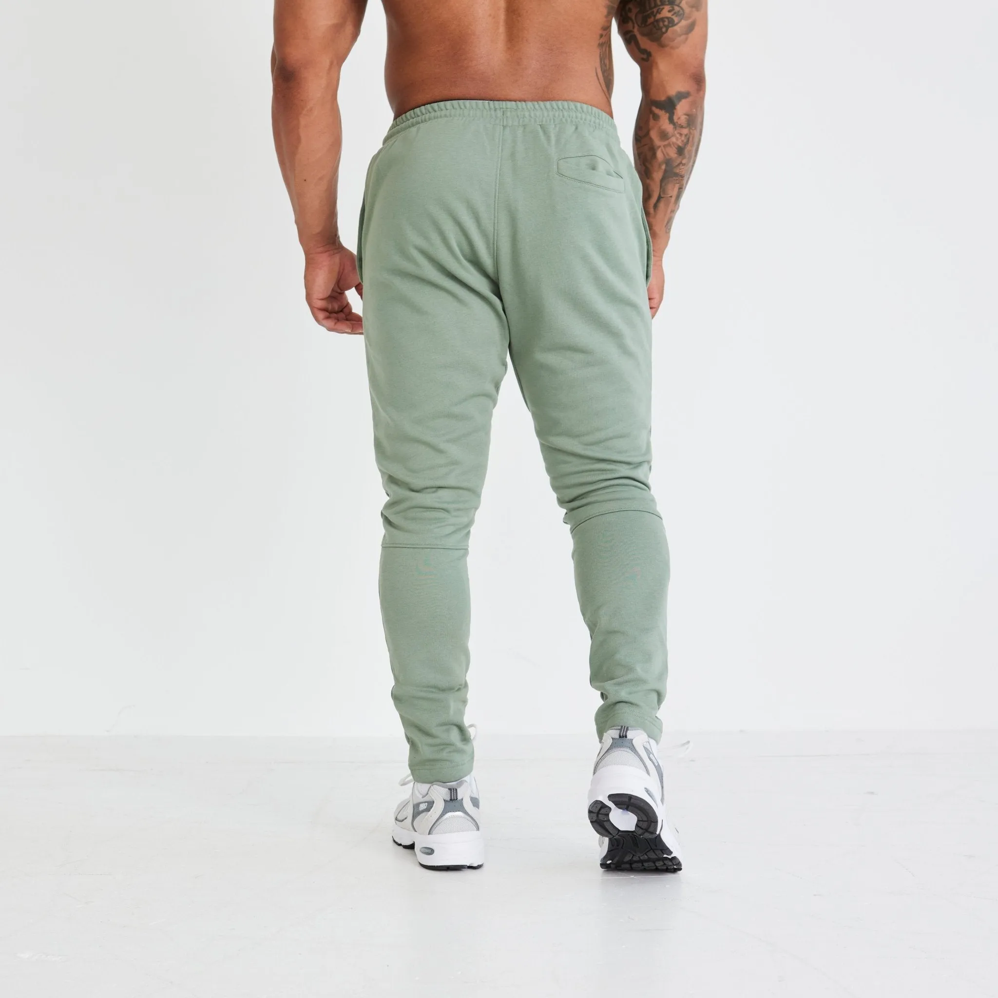 Vanquish Essential Green Tapered Fit Sweatpants